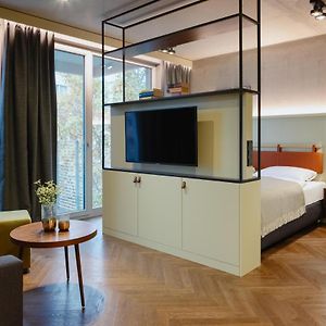 Studio piccolo con letto king size